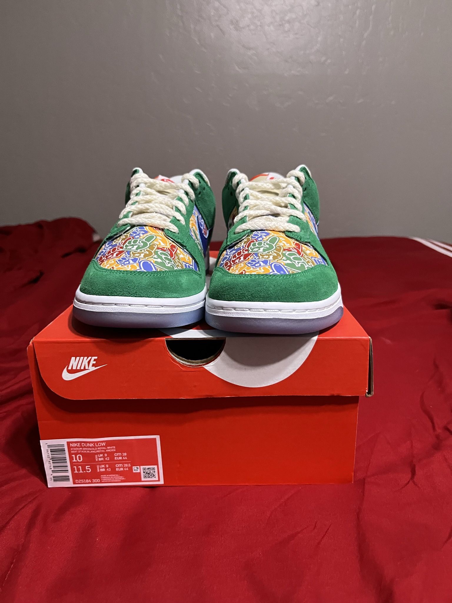 Nike Dunk Foam Finger