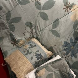 Queen Comforter Set