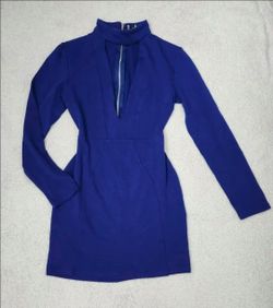 ✅️ Windsor Royal Blue Mini Dress• V-Neck w/Choker• Size S- Slim Fit• Great Condition• $20firm