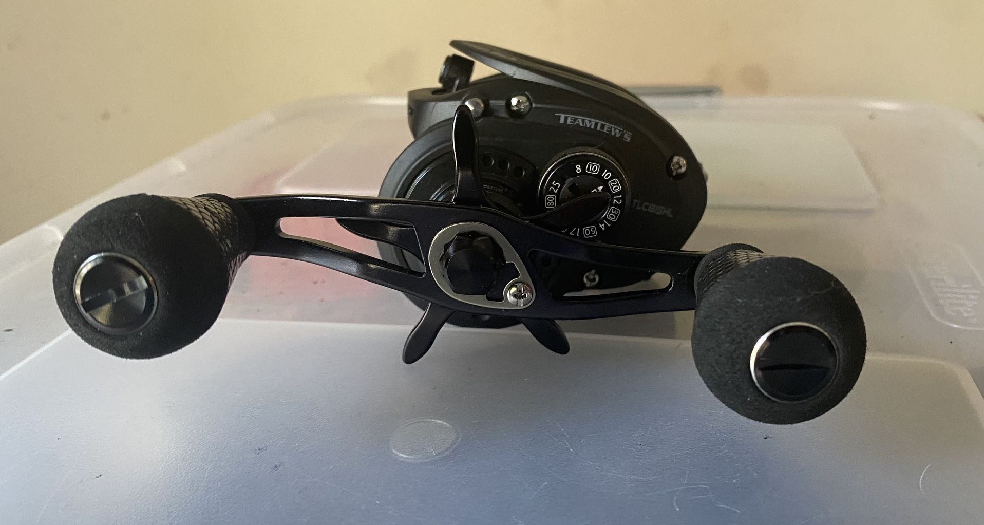 Lew’s Custom Black Baitcast Reel
