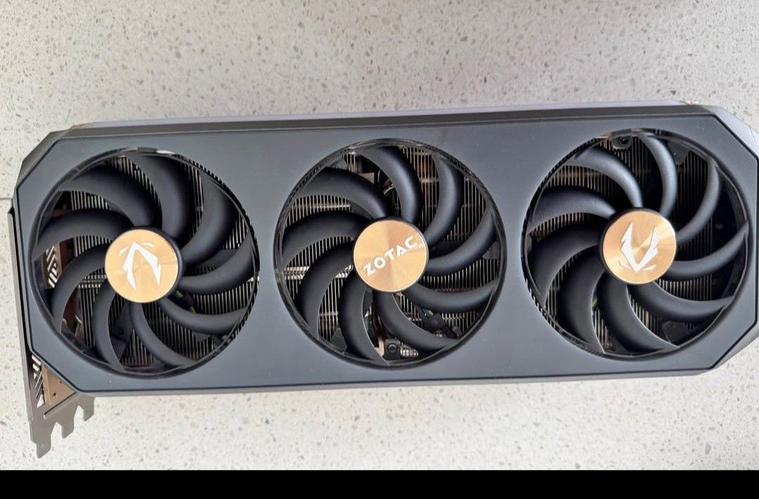 RTX 5090 ZOTAC AMP 32gb 