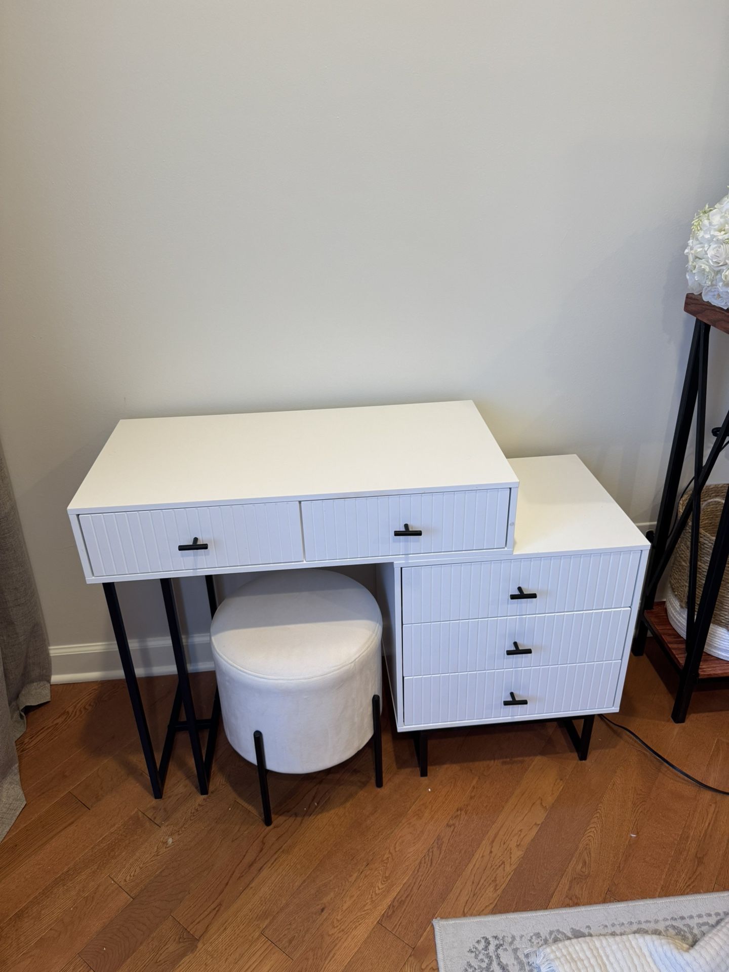 Vanity with Stool