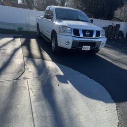 Nissan Titan  Se 
