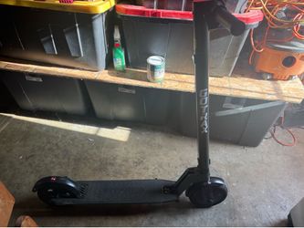 Gotrax Electric Scooter - Great Condition (Perfect for Campus/Commutes)