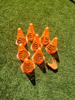 Football kicking tee and cones