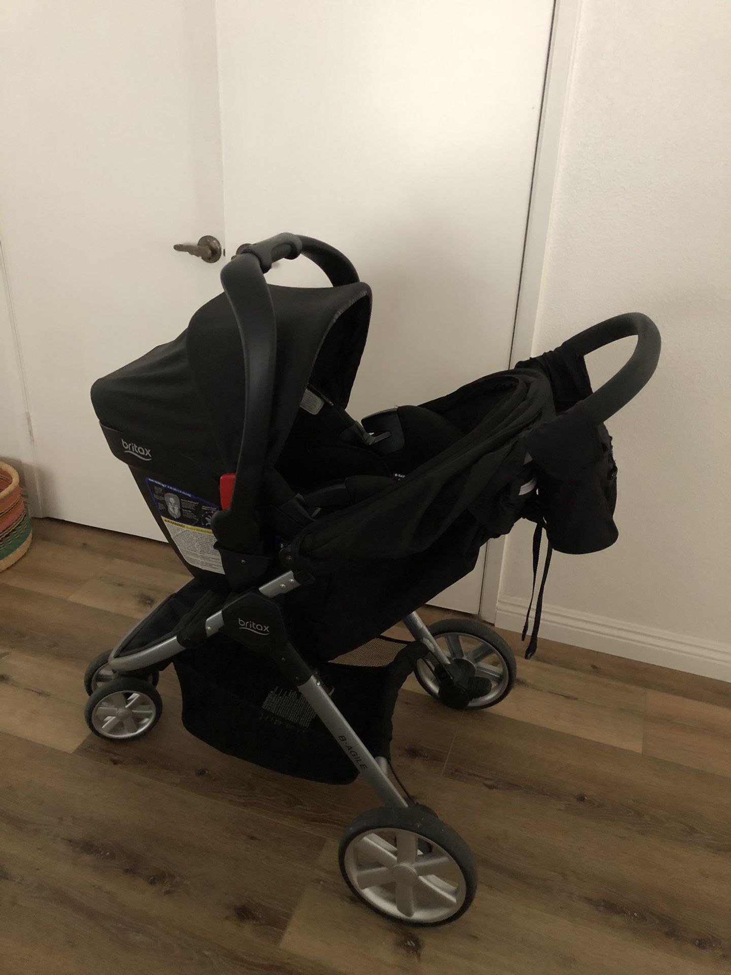 Britax be agile stroller, infant car seat and bases