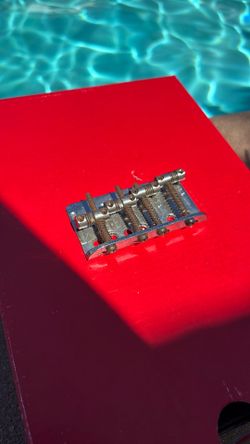 Fender vintage bass bridge relic