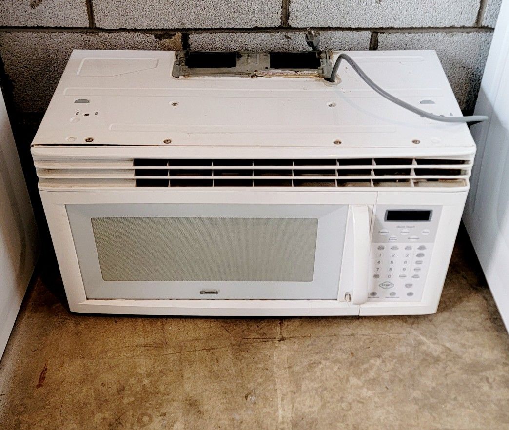 KENMORE MICROWAVE OVEN EXCELLENT CONDITION AND VERY CLEAN