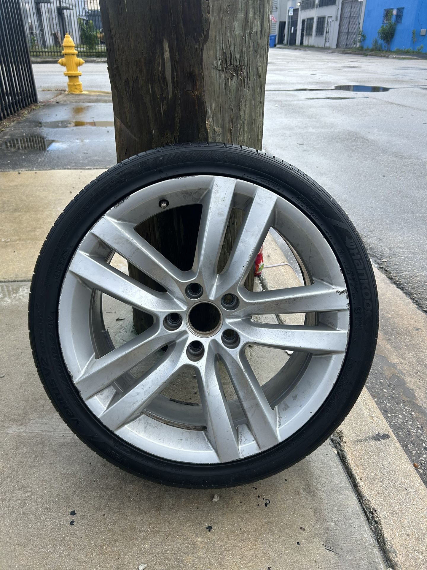 18” OEM Volkswagen Wheel & Tire – Great Tread, Clean Rim