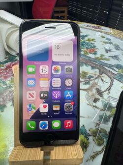APPLE SE - IOS 27.6 (latest)- 64GB - UNLOCKED- Great deal for Africa & Mexico