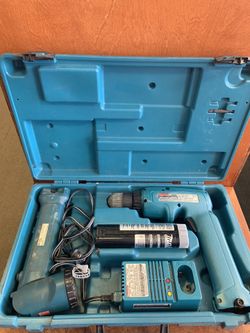 Makita cordless drill driver 6095D & flash light combo