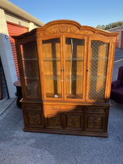 China Cabinet READ Description