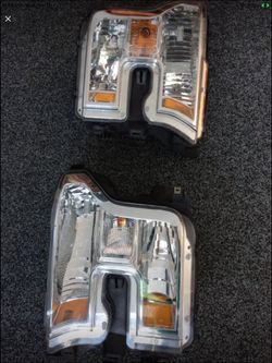 Ford 150  Lariat RIGHT SIDE ONLY Whole Assembly Compatible With 2015/16/17 Models  Mint condition 