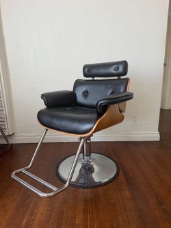 Mid-Century Modern Salon Styling Chair – Black Leather Look & Wood