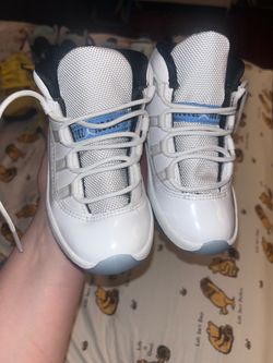 Legend blue Jordan 11 size 9c