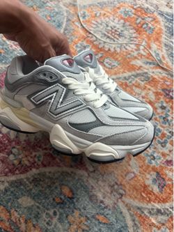 NEW BALANCE 9060 GREY SNEAKER