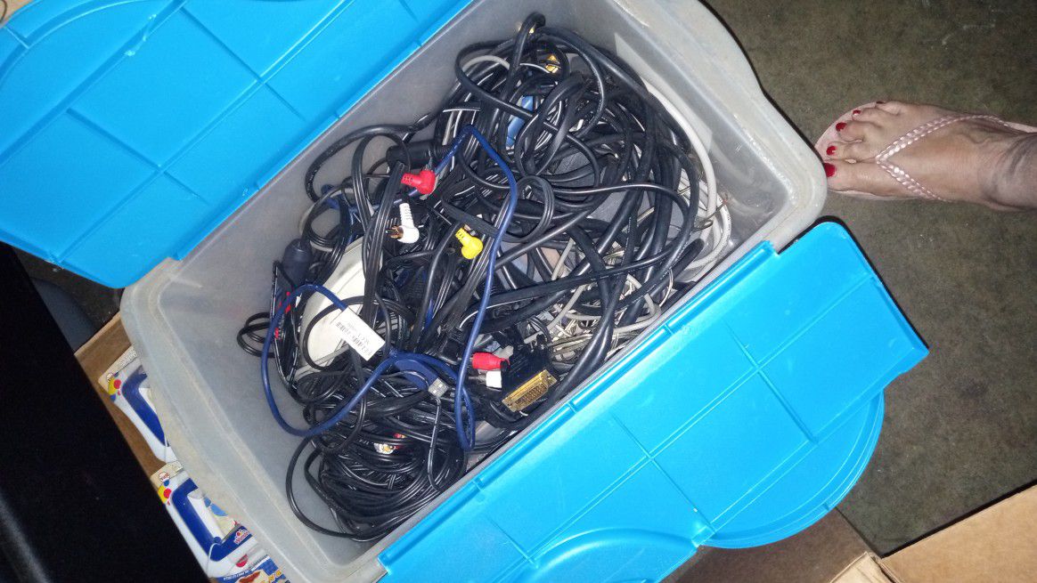 FREE WIRING COMPUTER TV WIRES AUDIO VISUAL FREE