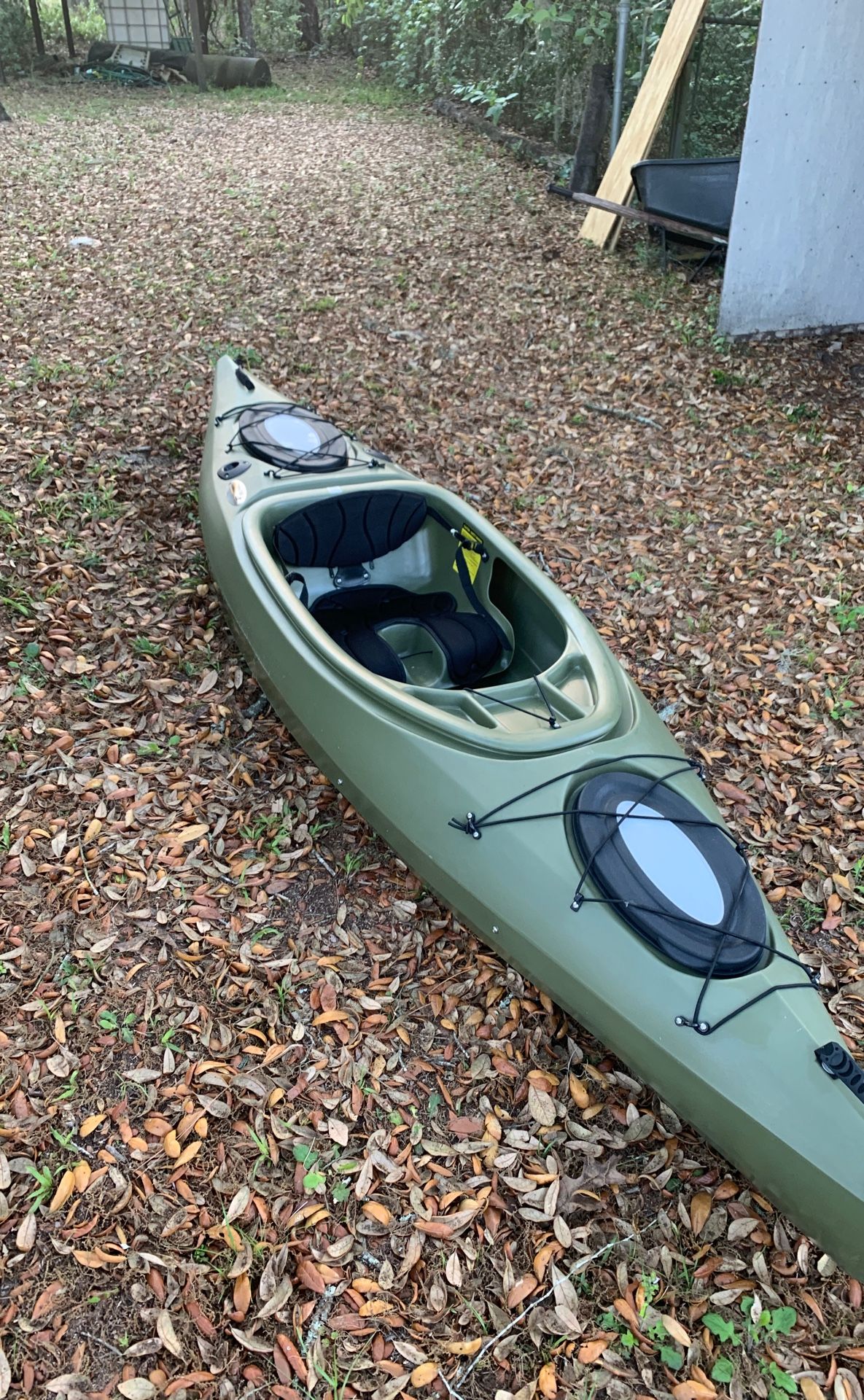 Future Beach Trophy 126 DLX Angler Kayak with Aquaglide Cruise 240