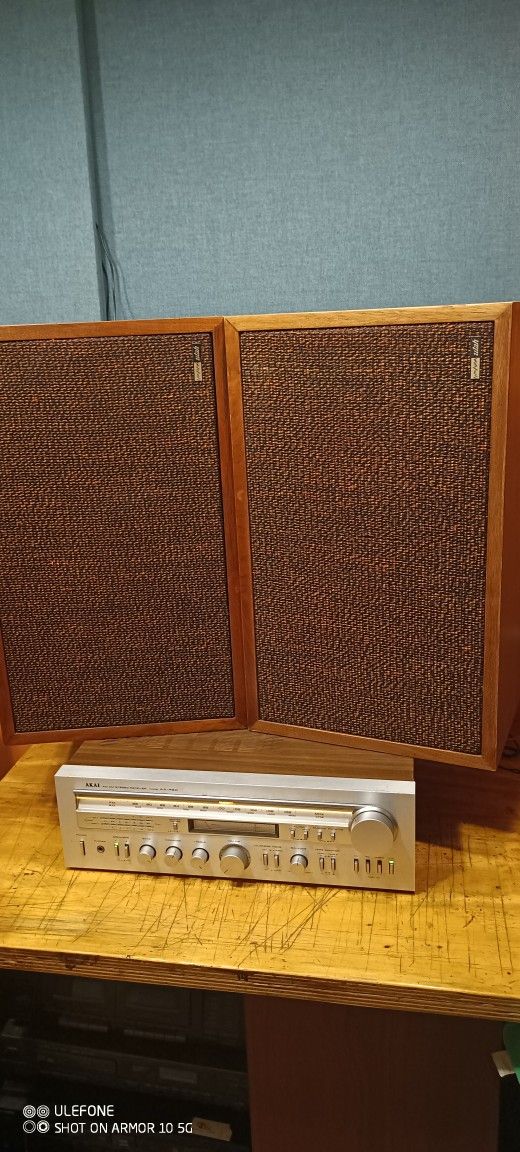 Vintage stereo set Akai receiver+ Utah speakers rare