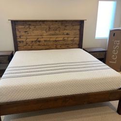 KING Leesa Sapira Hybrid Mattress - Like New !