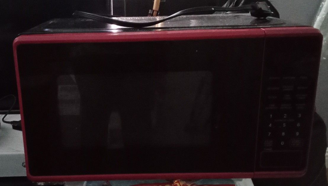 Red  Microwave Oven
