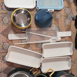 3 Lunch Box And 1 Sandwich Box