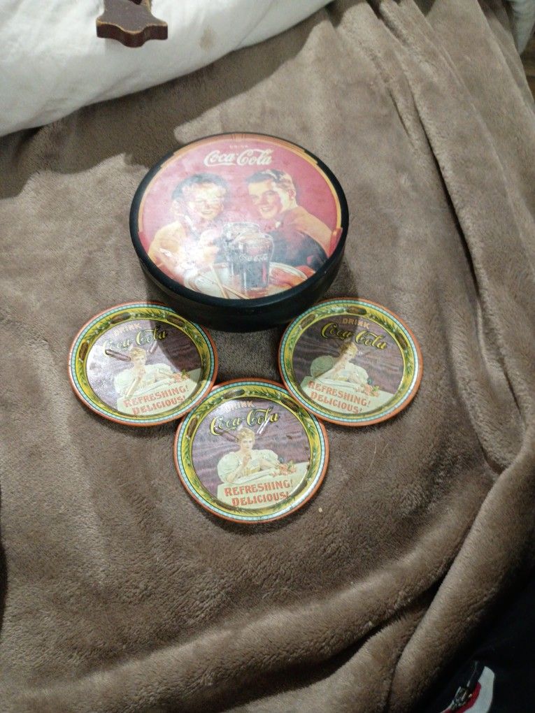 Vintage 1975 Anniversary Coca Cola Items