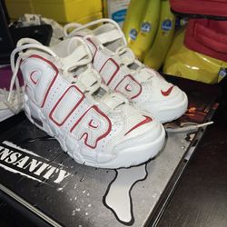 Kids 11 C Nike air tennis shoe