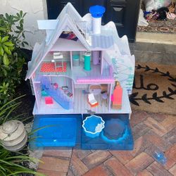 LOL Suprise winter Disco Chalet