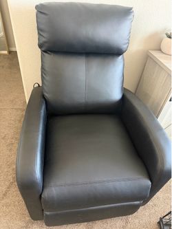 Black recliner w back massage