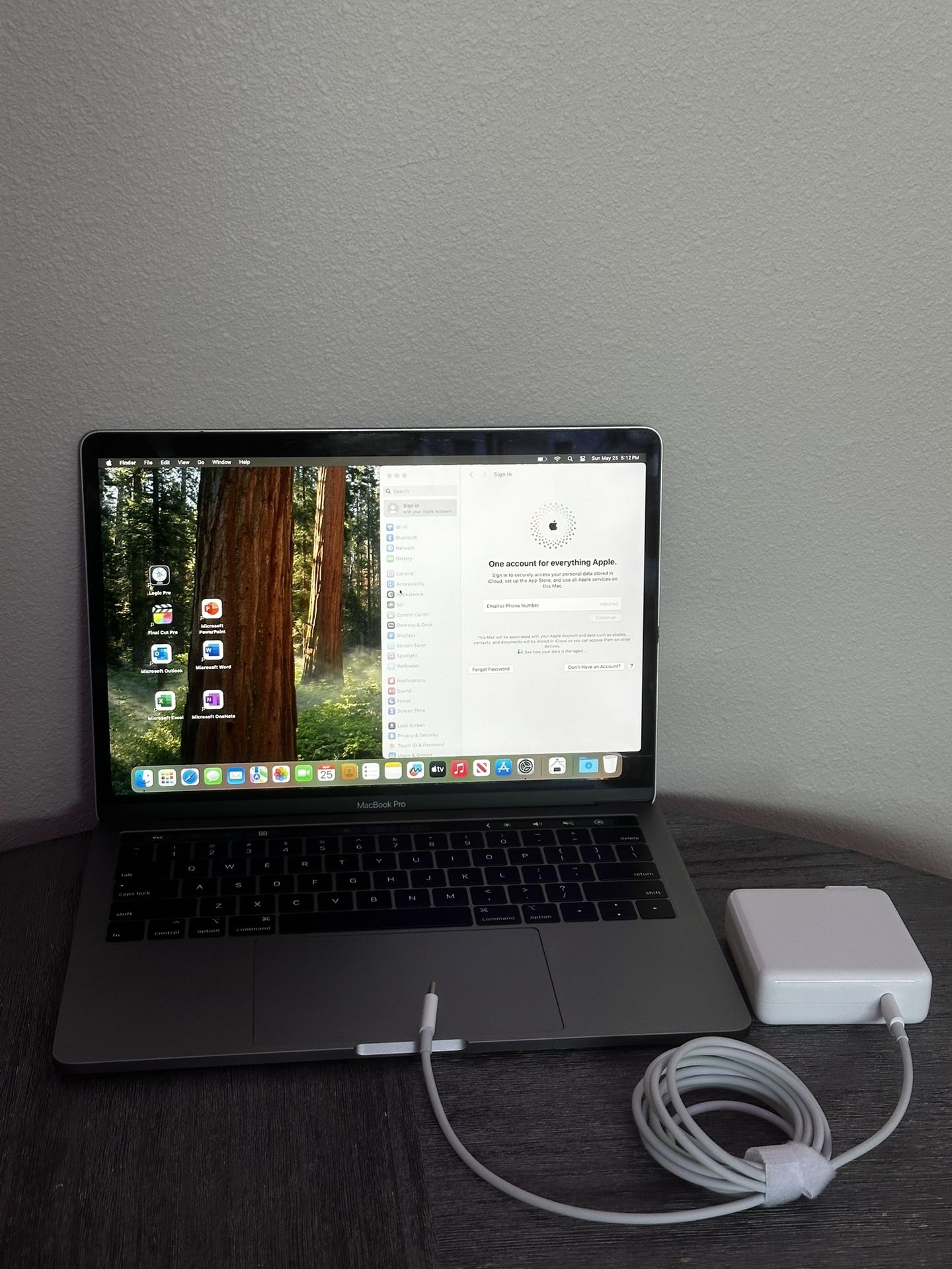 MacBook Pro 13inch 2019 / i7 / 16gb ram / 500gb storage