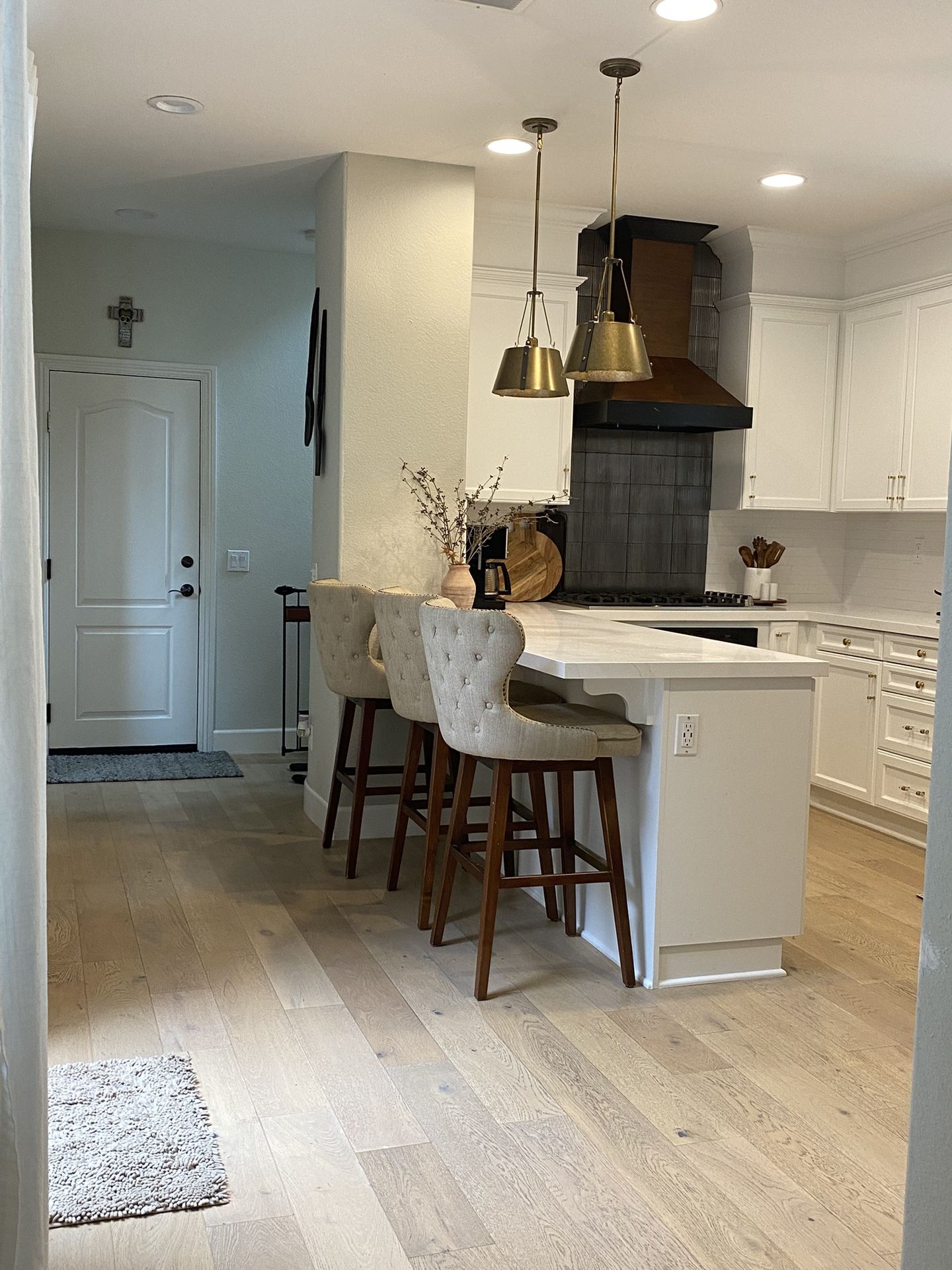 Swivel real wood kitchen stools