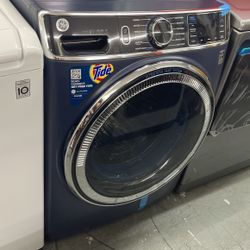 New Scratch And Dent GE Front Load Washer. 1 Year Warranty 