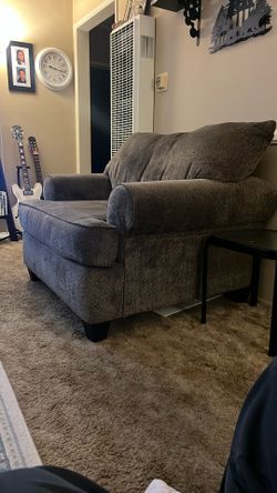 Couch Excellent Condition $45 OBO