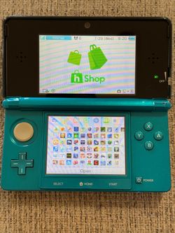 Aqua/Teal Nintendo 3DS with Games!