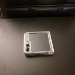 Samsung Galaxy Z Flip 5 – Excellent Condition + Case Included

