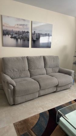 Reclining Sofa – Excellent Condition! Grey