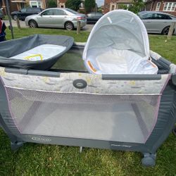 Pack And Play With Bassinet And Changing Table