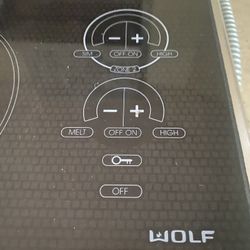 Wolf 15” Smooth top Electric Cooktop w/ 2 Heating Elements Touch Control CT15E/S