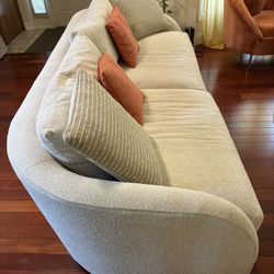 Sofa: Bernhardt Brand