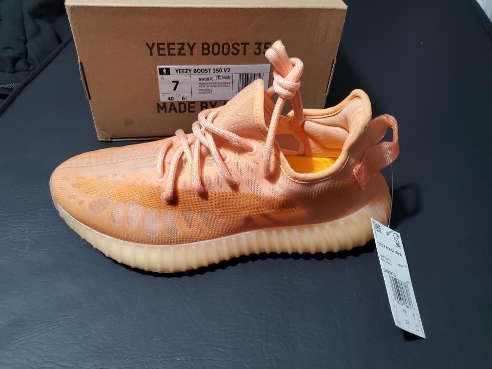 Yeezy 350 V2 Mono Clay