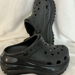 Crocs women’s size 5