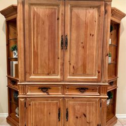 Beautiful Thomasville Entertainment Center 