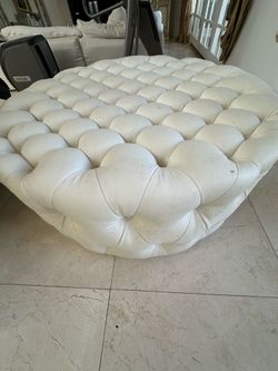 White round bond leather  ottoman