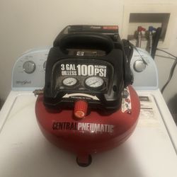 Central Pneumatic 3 Gallon, 1/3 HP, 100 PSI Oil-Free Pancake Air Compressor