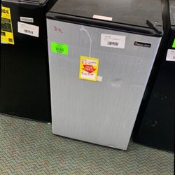 MAGIC CHEF MINI FRIDGE