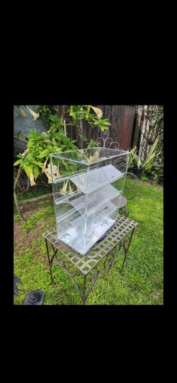 Plexiglass display