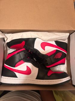 Nike Air Jordan 1 Mid Bred Toe