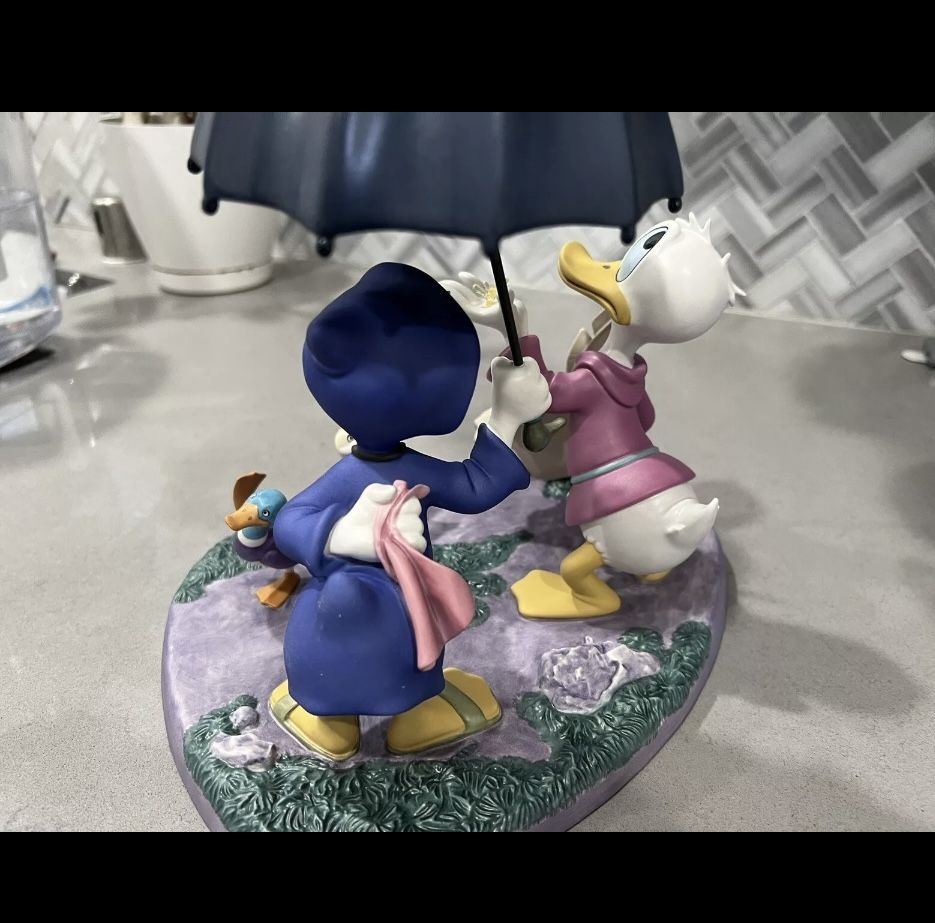 WDCCファンタジア2000ドナルド＆デイジー Looks like rain』 WDCC