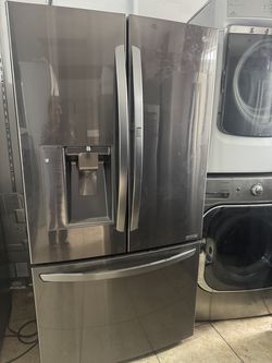 L.G. REFRIGERATOR EVERYTHING GOOD